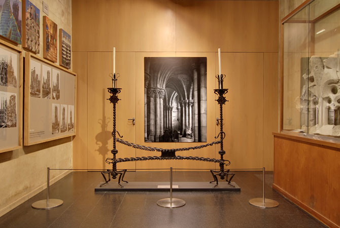 VISLUM catenaries Liner al Museu de la Sagrada Familia