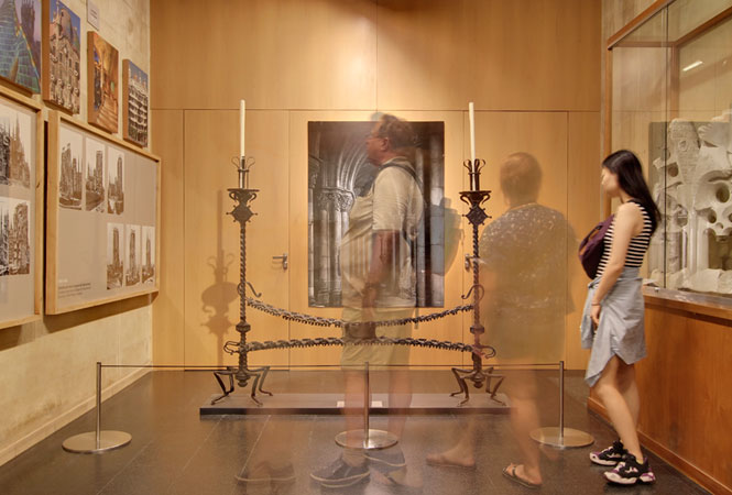 VISLUM sistema de catenaries inox al Museu de la Sagrada Familia
