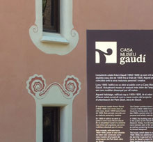 VISLUM postes separadors i catenaries a Casa Museu Gaud&iacute;